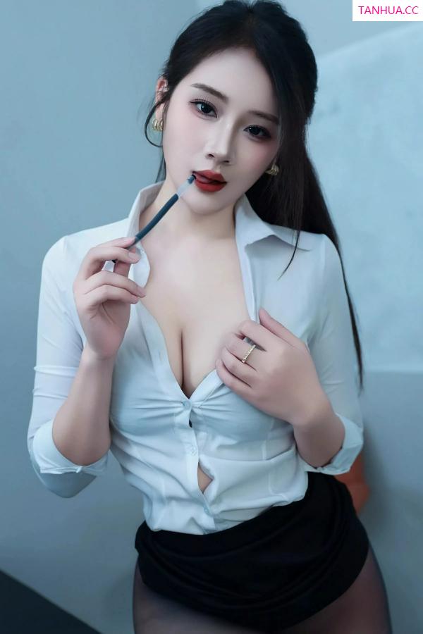   [XiuRen]高清写真图 2025.06.13 No.10406 南乔 职业套装第48张图片